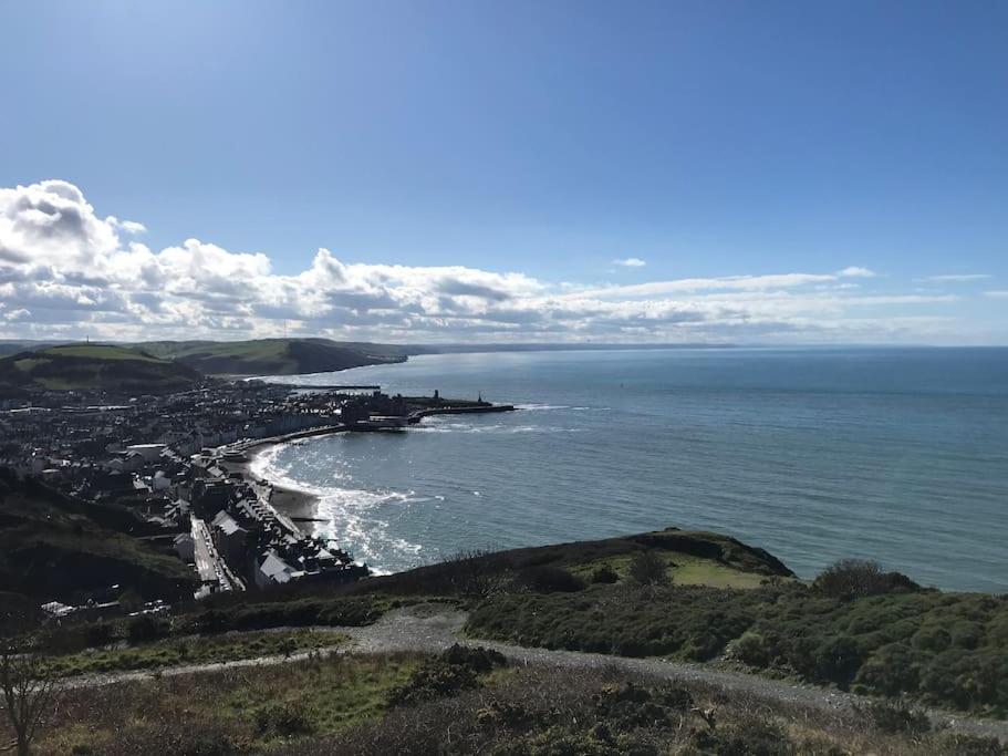Lovely Near The * Aberystwyth
